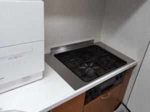 兵庫キッチン取付け隊　ガスコンロをIHヒーターに交換　施工前 